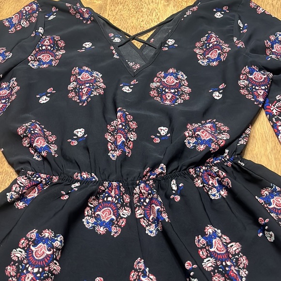 Beautiful Rags to Wishes Black Blue and Red Romper in size XL - Picture 5 of 6